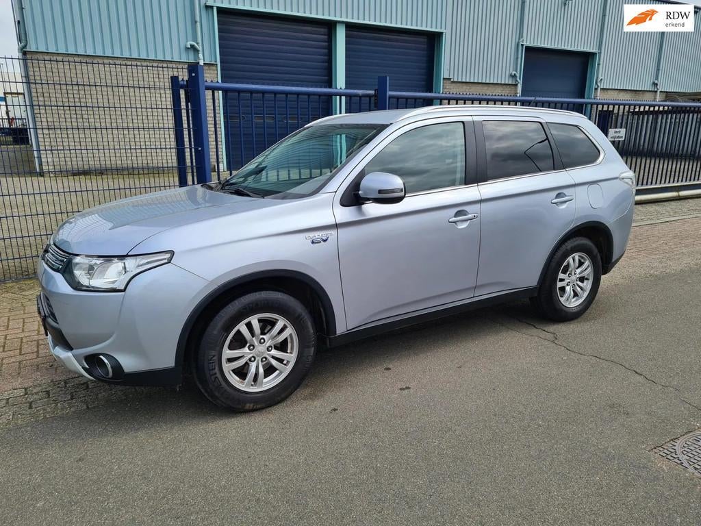 Mitsubishi Outlander 2.0 PHEV AWD Bus. Edition X-Line AUT Hy, Zwart, 4 cilinders, Leder en Stof, Origineel Nederlands