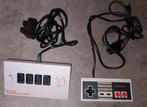 Nintendo NES Four Score Adapter - Speel met 4 spelers!, Ophalen of Verzenden, Gebruikt, Met 1 controller