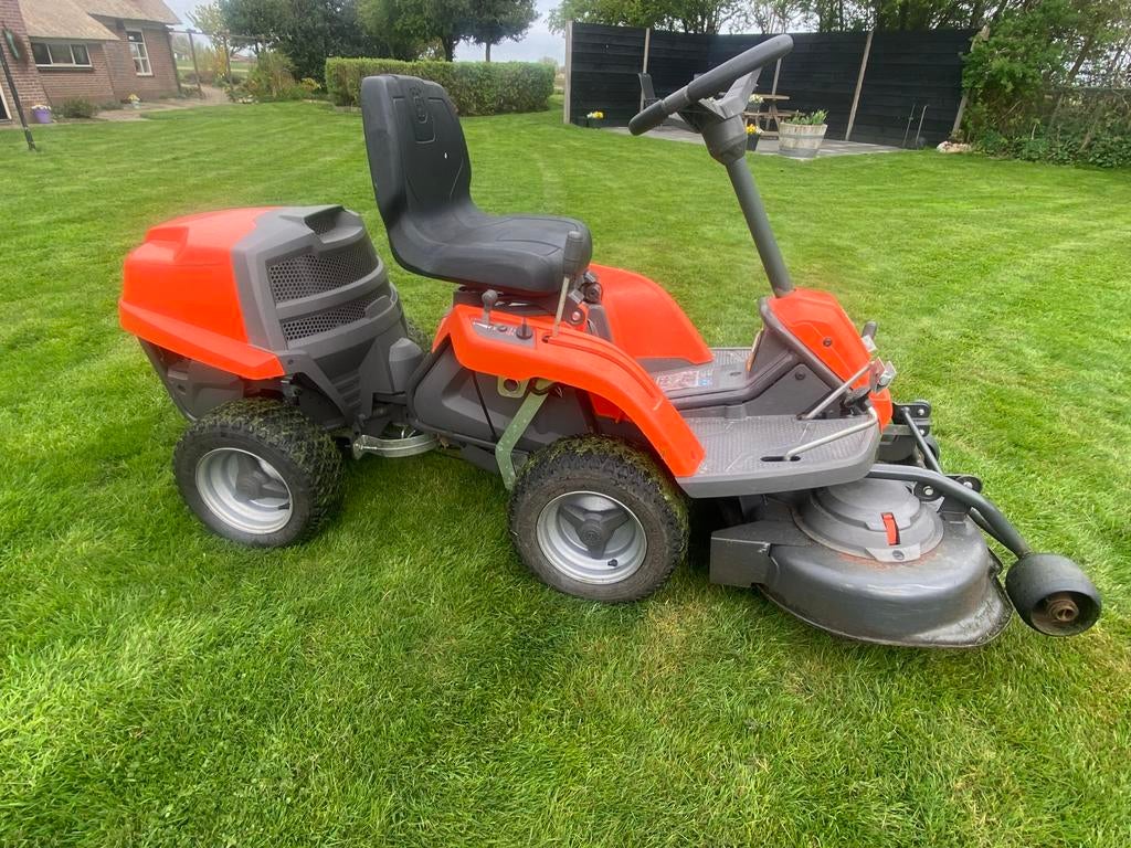Zitmaaier Husqvarna Rider R111B hydrostaat met aanhanger, Ophalen of Verzenden, Gebruikt, Mulchfunctie, Minder dan 90 cm