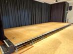 Podiumdelen 50m2 met transportkarren - Hoogte 50cm, Ophalen, Gebruikt