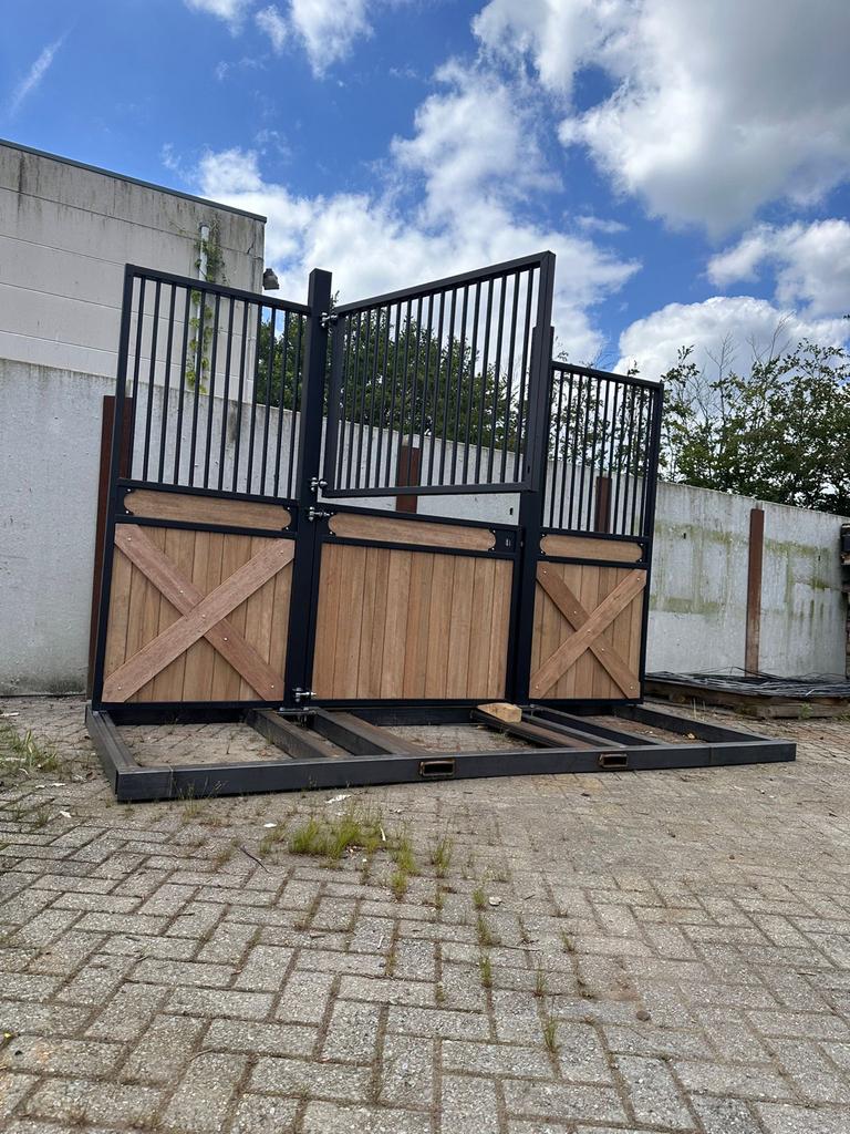 9 Paardenboxen, Dieren en Toebehoren, Stalling en Weidegang