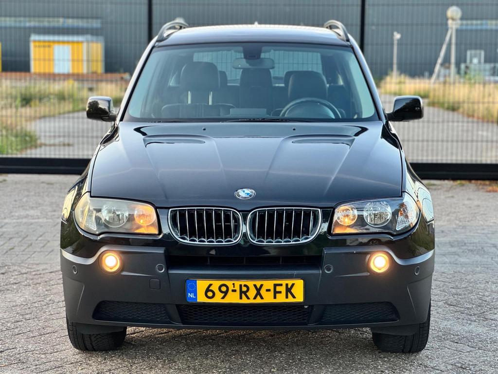 BMW X3 3.0i|YOUNGTIMER|AUT|LEDER|4WD|stoelverw|NAVI|PSENSOR|, Gebruikt, 2000 kg, Elektrische ramen, Zwart