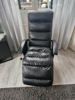 Te koop zwarte relexstoel,, Ophalen, Gebruikt, Minder dan 75 cm, Modern is een draaistoel