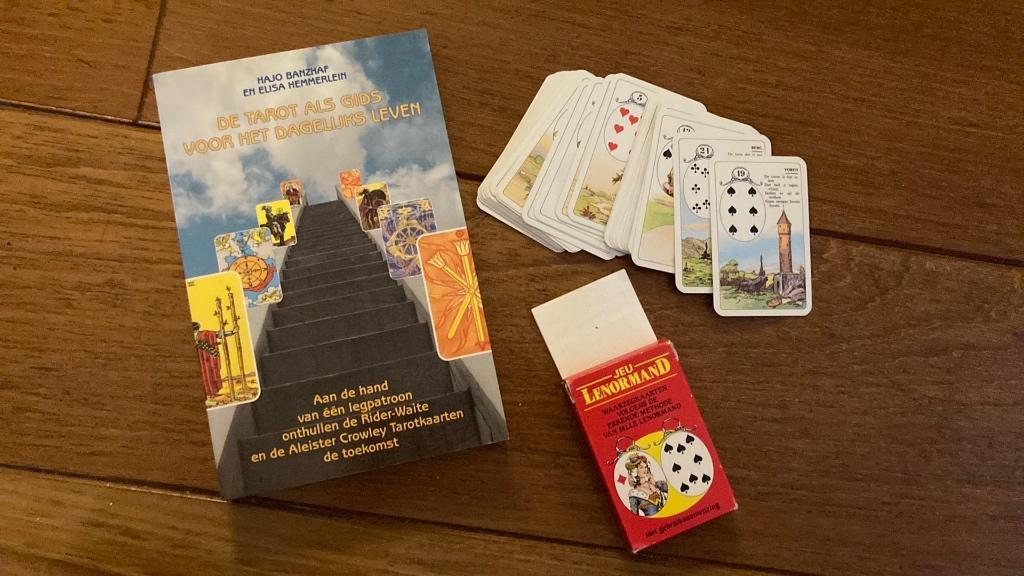de tarot als gids voor het dagelijks leven + kaarten, Boeken, Ophalen of Verzenden, Zo goed als nieuw, Tarot of Kaarten leggen