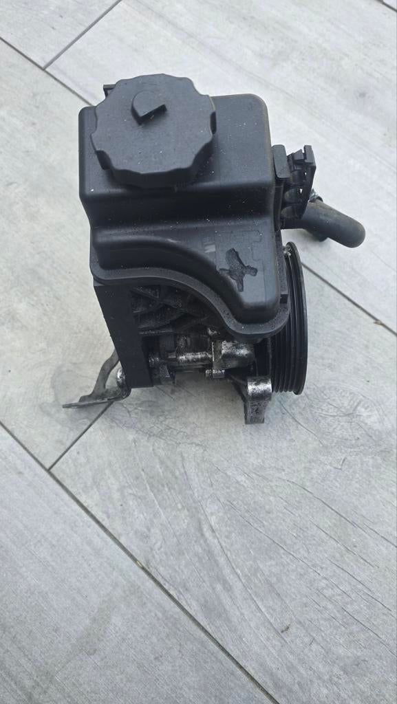 Mercedes sprinter W906 Stuurbekrachtigingspomp met reservoir, Ophalen of Verzenden, Gebruikt, Universele onderdelen