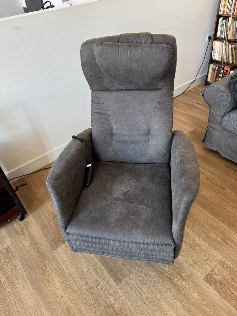Medipoint Sta-opstoel Moderno, Ophalen, Gebruikt, Minder dan 75 cm, Leer