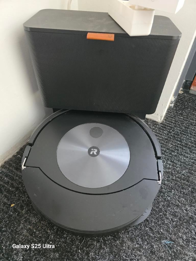 iRobot Roomba j7+ Robotstofzuiger met zelflegende basis, Ophalen, Zo goed als nieuw, Robotstofzuiger, Minder dan 1200 watt