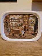 Vintage Tray with milkmaid, Ophalen of Verzenden, Rechthoekig, Hout