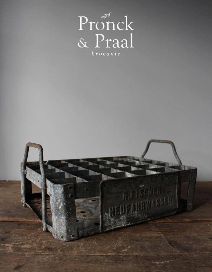 Oude brocante zinken flessenkrat *Pronck & Praal*, Antiek en Kunst, Curiosa en Brocante, Ophalen of Verzenden