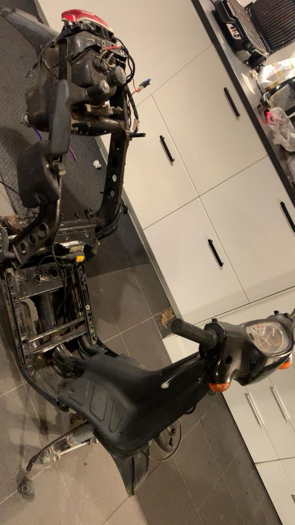 Typhoon 125cc motorframe | Duitse papieren, Ophalen, Zo goed als nieuw, Overige modellen