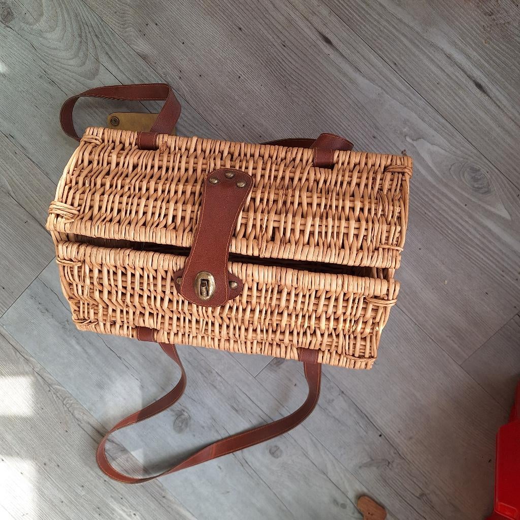 Rieten Koffer met hengsels, Verzenden, Zo goed als nieuw