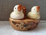 Peper en zoutstel. 2 kuikentjes in nest. Vintage. Japan., Ophalen of Verzenden, Zo goed als nieuw