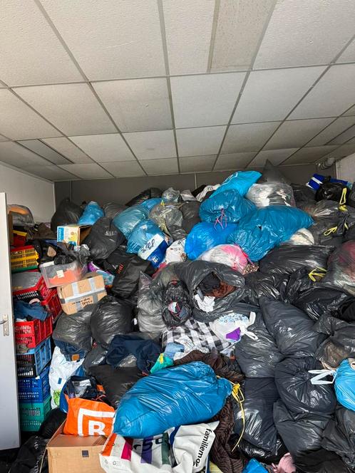 Grote partij goede zakken kleding 0,75 per kilo, Kleding | Dames, Dames-kledingpakketten, Zo goed als nieuw, Ophalen of Verzenden