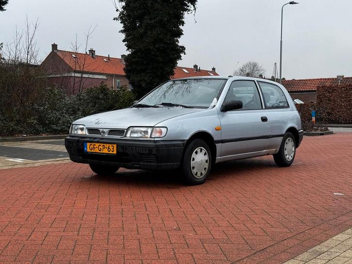 Nissan Sunny 1.4 E LX AUT E2 1993 Grijs, Auto's, Nissan, Sunny, Centrale vergrendeling, Climate control, Benzine, Hatchback, Automaat
