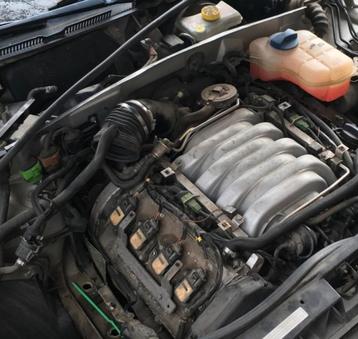 Audi 4.2 V8 motor alles erbij is uitgebouwd op pallet beschikbaar voor biedingen