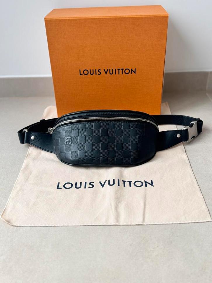 LV Campus Bum Bag, Sieraden, Tassen en Uiterlijk, Tassen | Rugtassen, Zo goed als nieuw, Overige merken, Ophalen of Verzenden