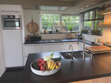 Te Koop: Mooie Siematic keuken met granieten aanrecht beschikbaar voor biedingen