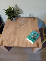 Salon tafel massieve look notenhout, Huis en Inrichting, Tafels | Bijzettafels, Ophalen, Zo goed als nieuw, Vierkant
