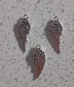 Metalen vleugel met roos "nieuw", Hobby en Vrije tijd, Kralen en Sieraden maken, Ophalen of Verzenden, Nieuw, Bedel