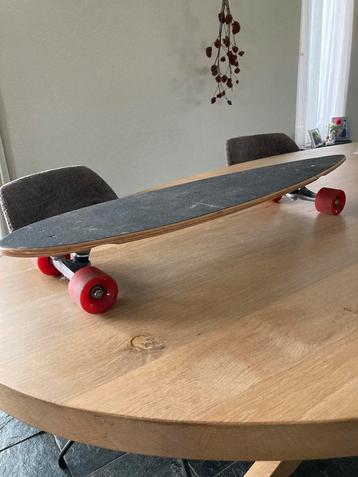 Goed skateboard beschikbaar voor biedingen