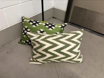 Ikat kussen 40x60cm beschikbaar voor biedingen