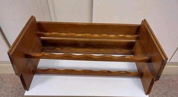 Brocante vintage houten wijnrek beschikbaar voor biedingen