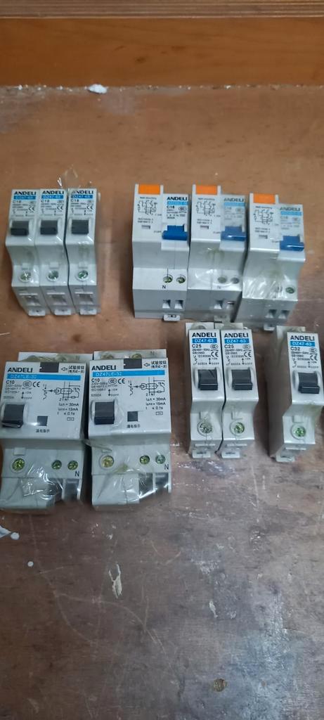 Diverse Zekeringautomaten & Aardlekschakelaars, Doe-het-zelf en Verbouw, Elektra en Kabels, Gebruikt, Overige typen, Ophalen of Verzenden