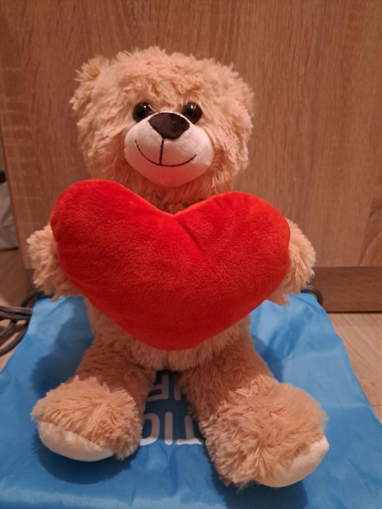 Beer met hart valentijnsdag, Kinderen en Baby's, Speelgoed | Knuffels en Pluche, Ophalen of Verzenden, Nieuw, Beer