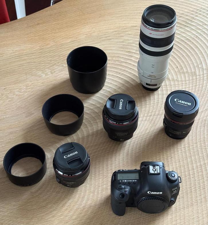 Set: EOS 5d Mark IV (clicks <2000 ) +  4 EF L lenzen z.g.a.n, Audio, Tv en Foto, Fotocamera's Digitaal, Zo goed als nieuw, Spiegelreflex