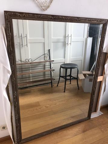 Prachtige geslepen facet  Spiegel beschikbaar voor biedingen