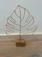 Monstera blad sculptuur op houten voet, Ophalen of Verzenden, Nieuw