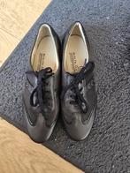 een paar schoen te koop, Kleding | Dames, Schoenen, Overige kleuren, Ophalen of Verzenden, Sneakers of Gympen, Zo goed als nieuw