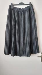 Zwarte plissé rok maat 46, Zwart, Maat 46/48 (XL) of groter, Ophalen of Verzenden, Zo goed als nieuw