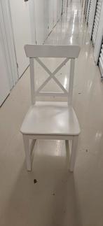 Witte IKEA tafel + 8 stoelen, Huis en Inrichting, Stoelen, Ophalen