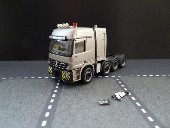 133 herpa mercedes actros 4 as trekker zonneklep ! 1:87 truc, Hobby en Vrije tijd, Modelauto's | 1:87, Gebruikt, Bus of Vrachtwagen