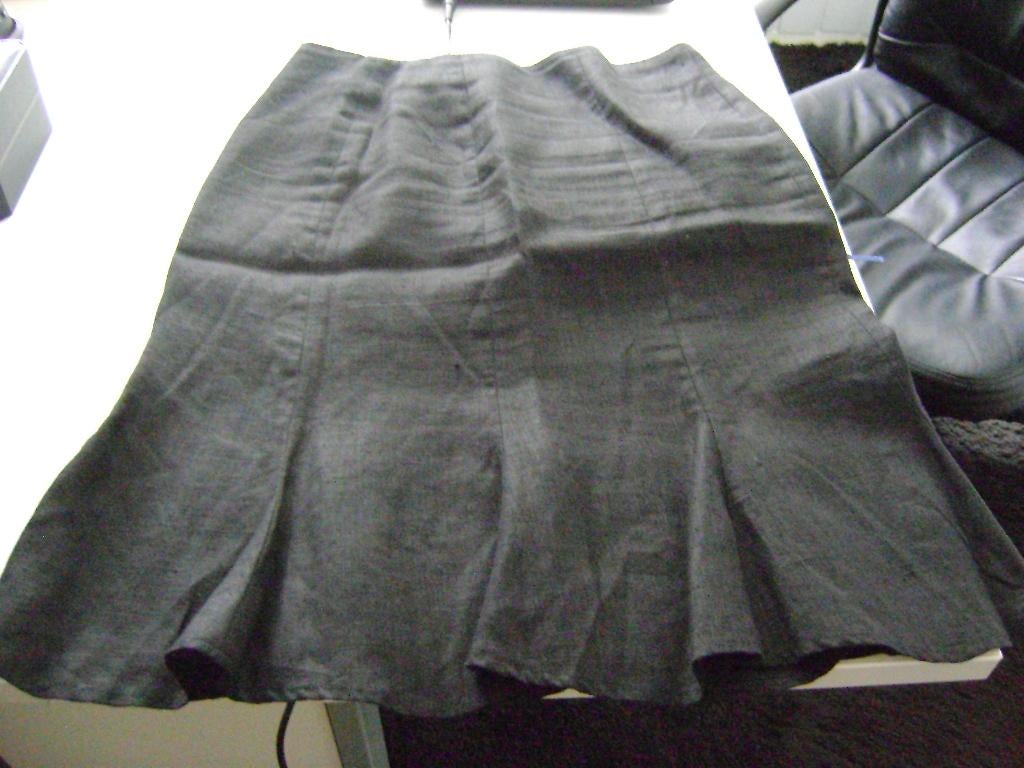 zwarte rok mt 38 100%linnen van uptown woman plooien onder, Kleding | Dames, Maat 38/40 (M), Uptown woman, Zwart, Ophalen of Verzenden