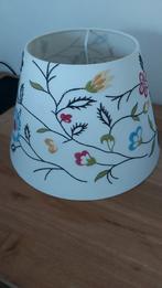Ikea lampenkap wit met bloemen geborduurd, Huis en Inrichting, Ophalen, Zo goed als nieuw, Wit, Rond