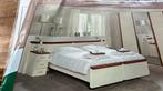 2 Electriche eenpersoonsbedden met ombouw, Huis en Inrichting, Slaapkamer | Bedden, Ophalen, Tweepersoons, 180 cm, Crème