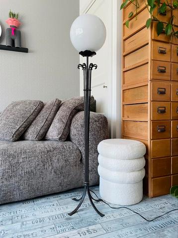 Art Deco 1960’s Vloerlamp Smeedijzer beschikbaar voor biedingen