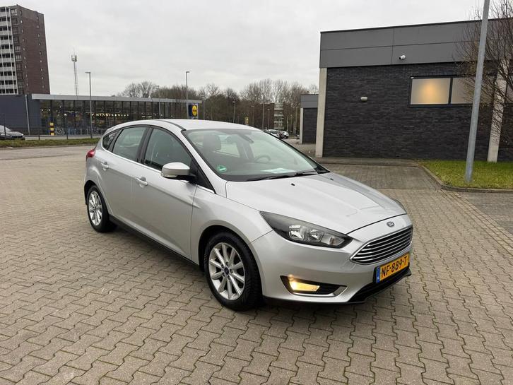 Ford Focus 1.6 TDCI Lease Titanium, Auto's, Ford, Bedrijf, Te koop, Focus, ABS, Airbags, Airconditioning, Bluetooth, Boordcomputer