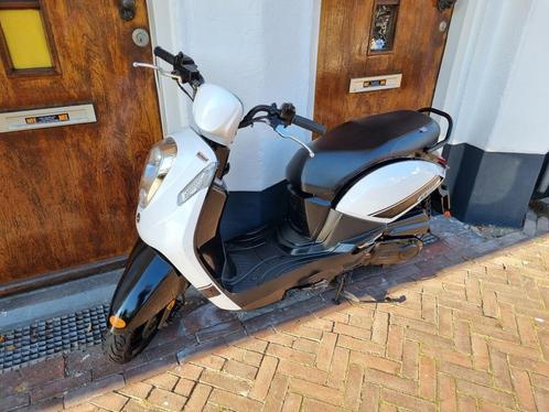 Sym New Mio Zwart/wit Brom €1299,- bij; Scooterforyou  kilom, Fietsen en Brommers, Snorfietsen en Snorscooters, Gebruikt, Overige merken