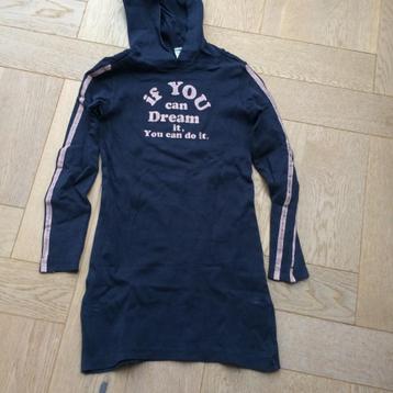 Leuk jurkje van Jill "if you can dream it .... " mt 122/128 beschikbaar voor biedingen
