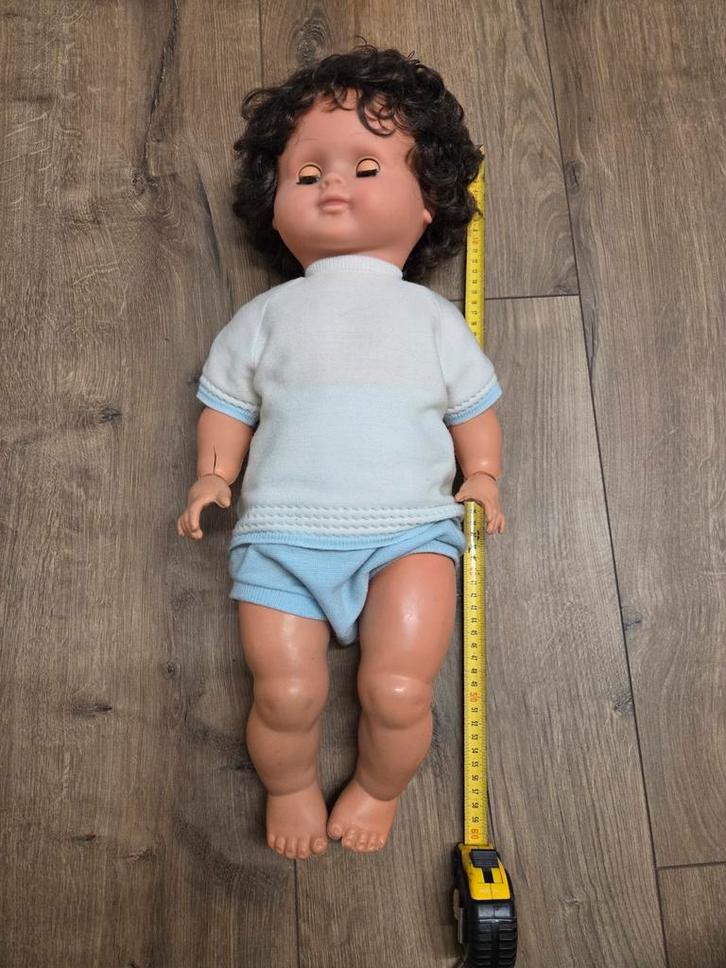 Vintage Babypop wildebras met Bruin Krullend Haar, Kinderen en Baby's, Speelgoed | Poppen, Gebruikt, Babypop, Ophalen