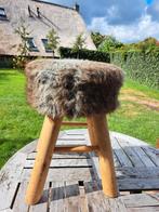 Krukje met vacht zitting, Ophalen, Gebruikt, Hout