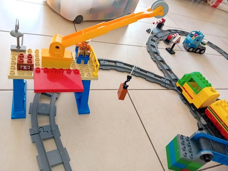 Duplo: oa 5609Elektrische trein en grote bak bouwblokken, Kinderen en Baby's, Speelgoed | Duplo en Lego, Zo goed als nieuw, Duplo