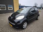 Peugeot 107 1.0-12V XS Airco, Voorwielaandrijving, Euro 5, Gebruikt, 4 stoelen