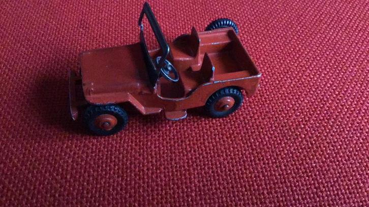 DINKY TOYS JEEP MET RECHTE VOORRUIT+ RESERVE WIEL OOK HANDIG, Hobby en Vrije tijd, Modelauto's | 1:43, Gebruikt, Auto, Dinky Toys
