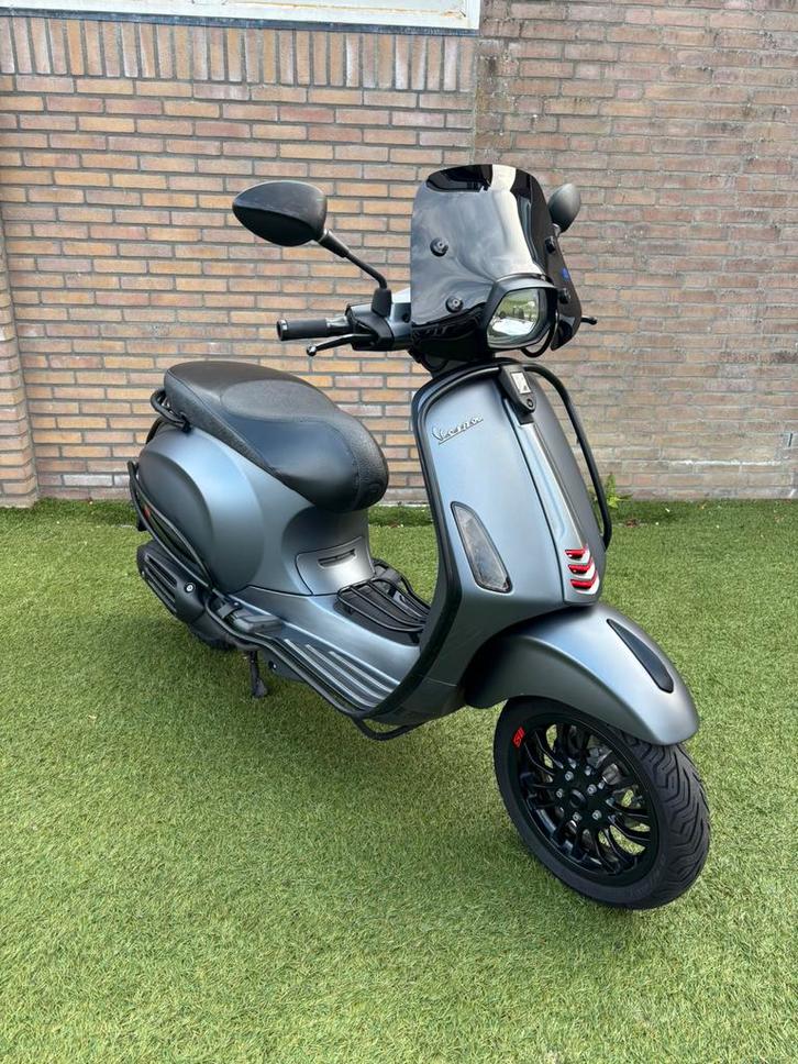 Vespa Sprint, Fietsen en Brommers, Scooters | Vespa, Zo goed als nieuw, Benzine, Ophalen