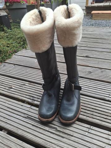 Ugg Australia antraciet leer met schapenwol maat 37 beschikbaar voor biedingen