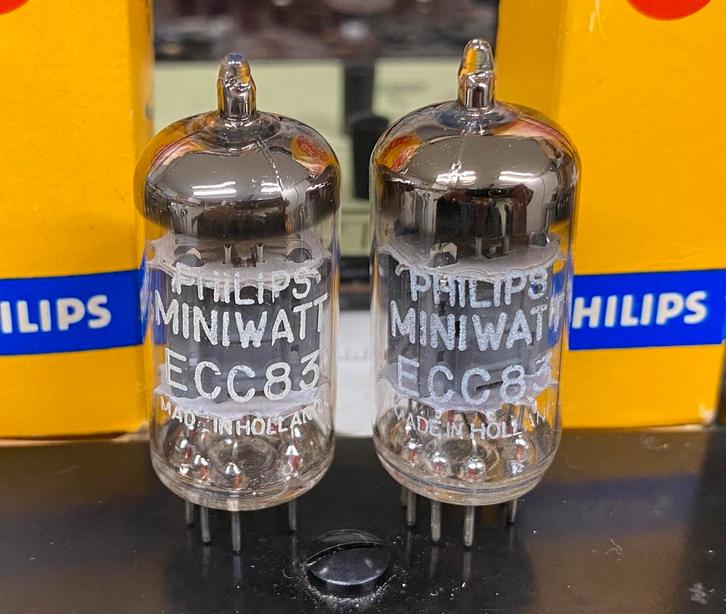 ECC83 Philips Miniwatt  Matched Pair 12AX7 CV492 E83CC, Antiek en Kunst, Antiek | Tv's en Audio, Ophalen of Verzenden